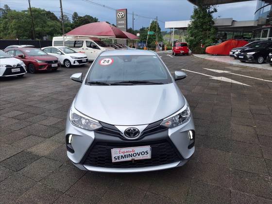 TOYOTA YARIS 1.5 16V FLEX XS MULTIDRIVE TOYOTA YARIS 1.5 16V FLEX XS MULTIDRIVE